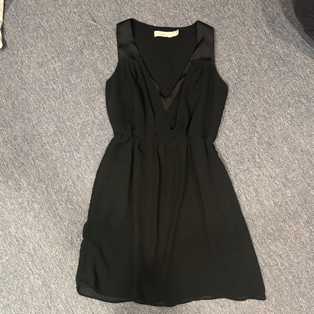 Black sleeveless dress